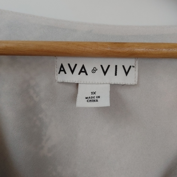 Ava & Viv Long Green & White Flowy Pleated Dress! Size 1x - Picture 3 of 12